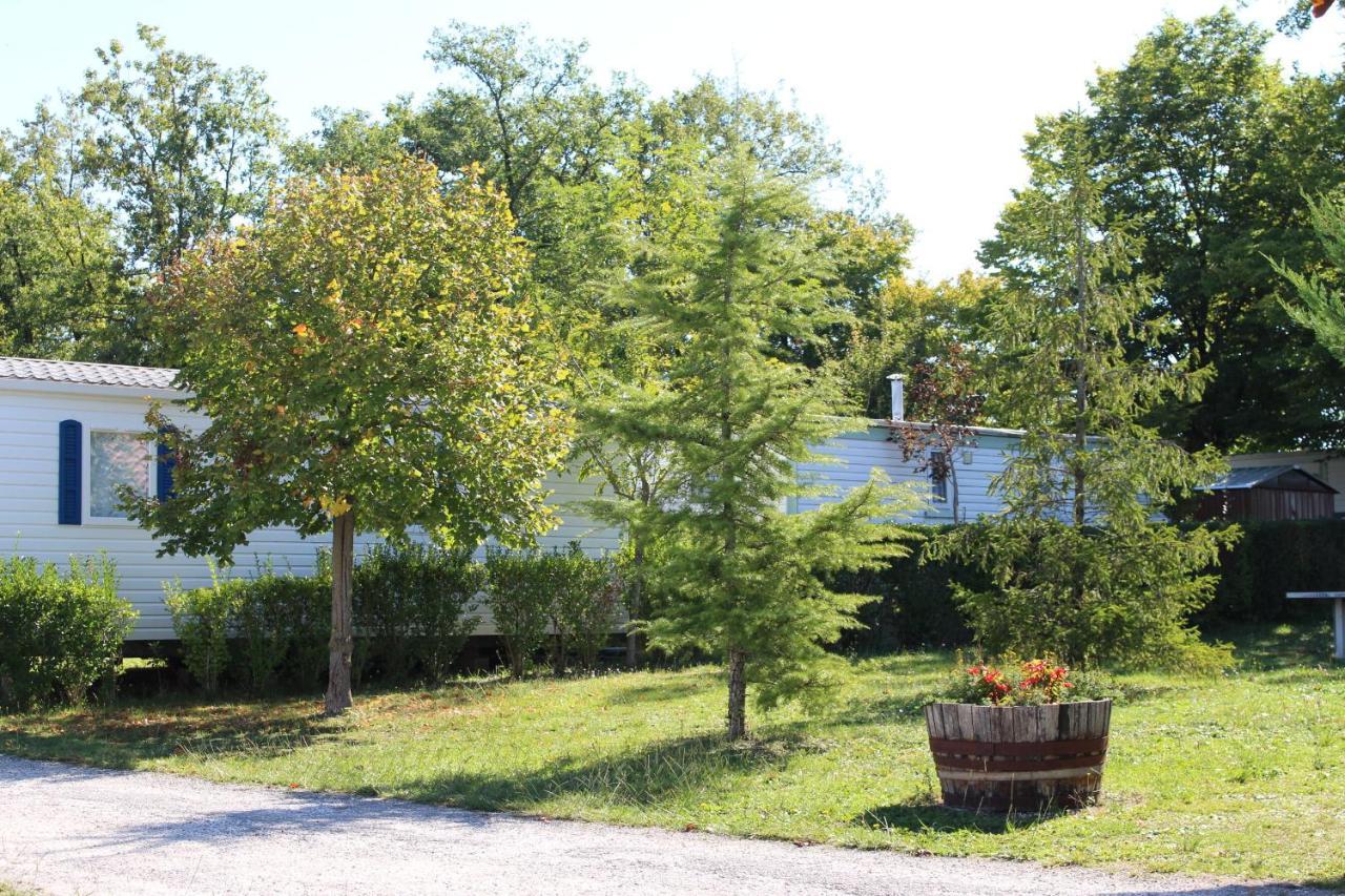 Camping Du Pontis Verteillac Экстерьер фото