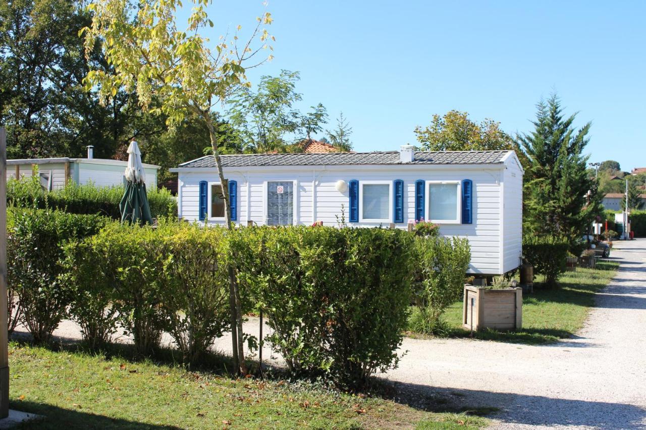 Camping Du Pontis Verteillac Экстерьер фото
