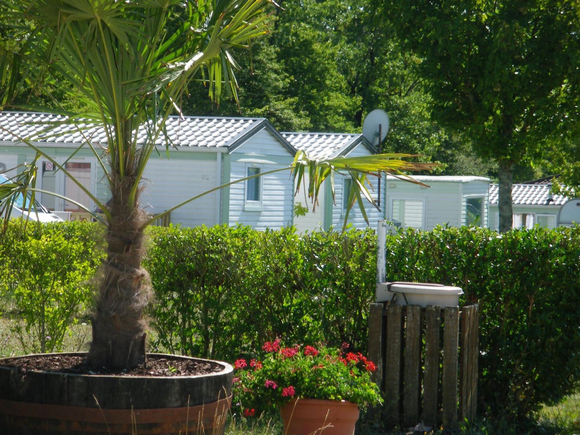 Camping Du Pontis Verteillac Экстерьер фото