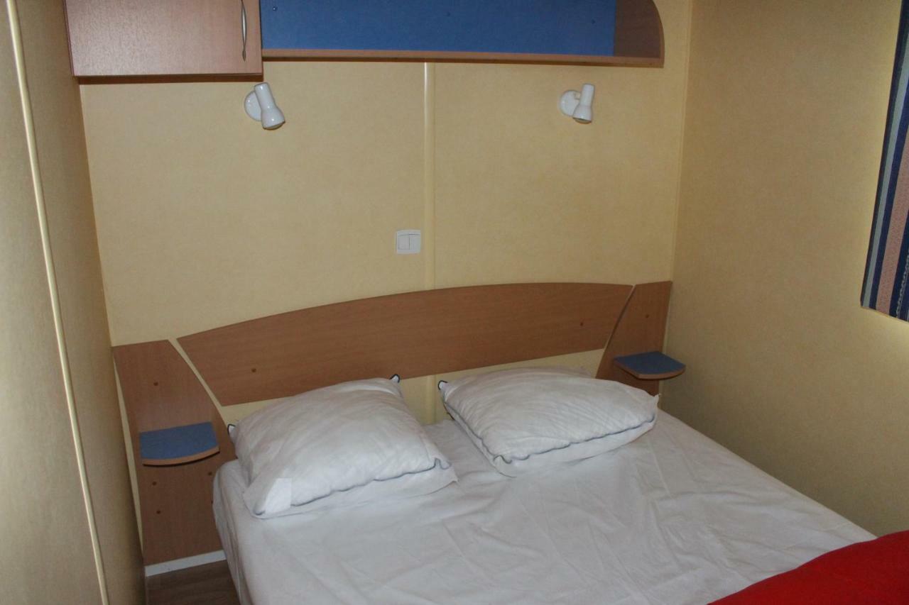 Camping Du Pontis Verteillac Экстерьер фото