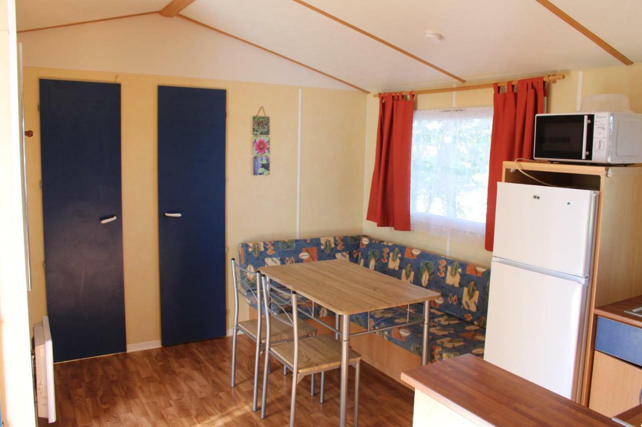 Camping Du Pontis Verteillac Экстерьер фото